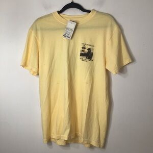 NWT men medium Tshirt Hilton Head Island Soft Yellow Tee